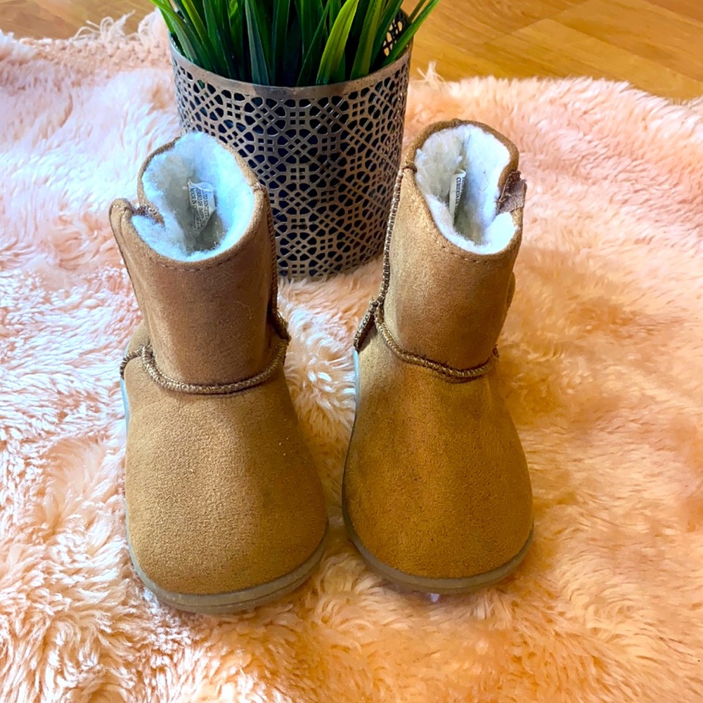 Boots for baby size 4